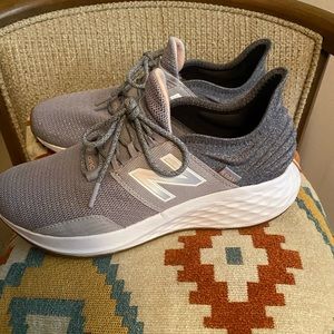 Womens New Balance size 9 shoes